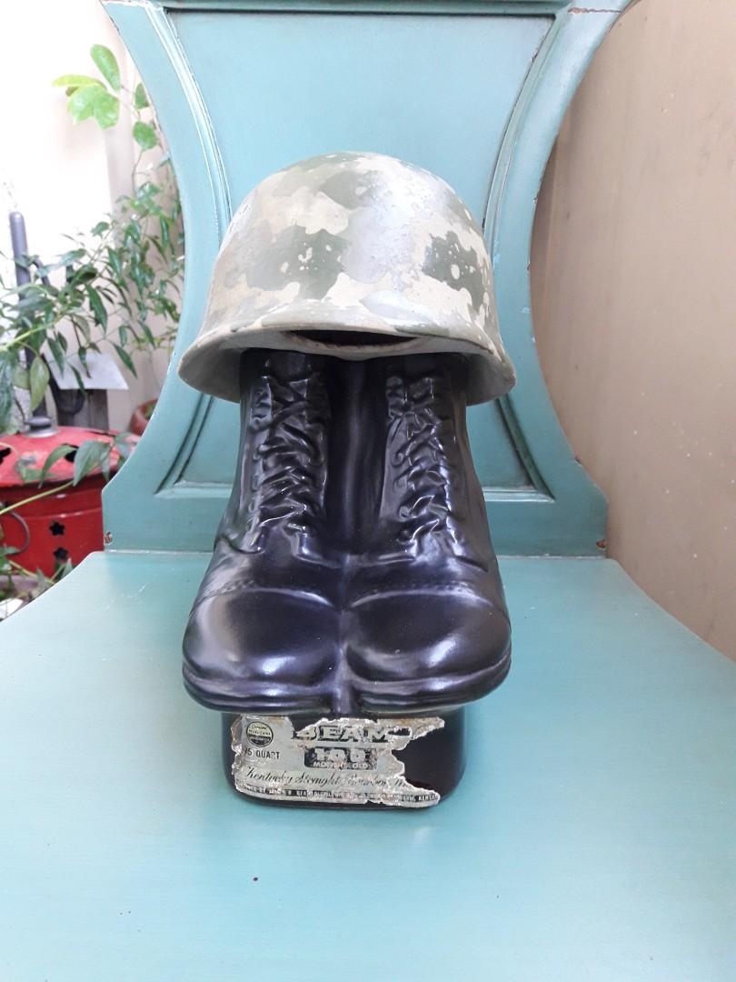 1975 Jim Beam Army Helmet and Boots Decanter, Hobbies & Toys