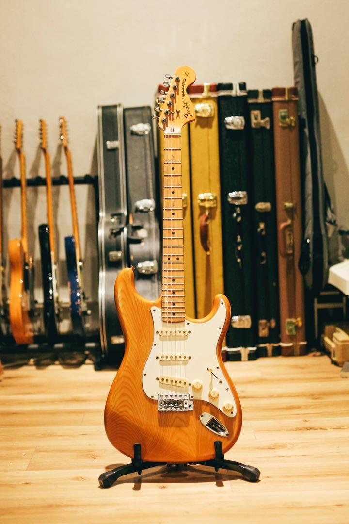 1987's Vintage Fender Japan Stratocaster 72' (G series) with hard