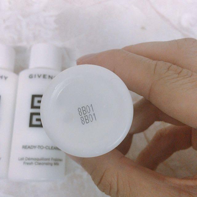 Givenchy store cleansing milk