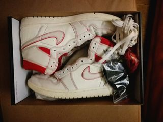 Air Jordan 1 Phantom