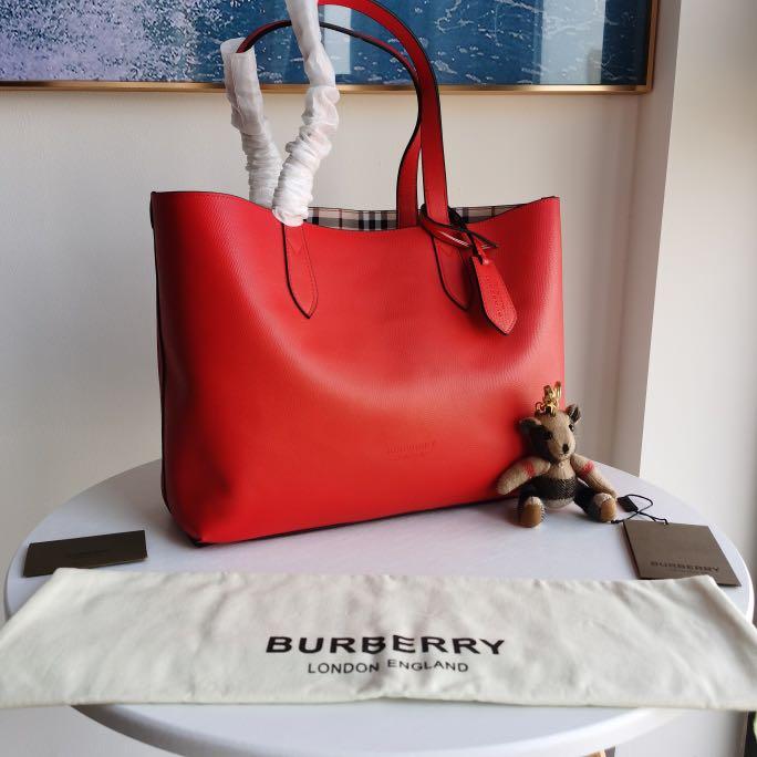 Factory Outlet Burberry Reversible Tote Bag , Women's Fashion, Bags &  Wallets, Tote Bags on Carousell