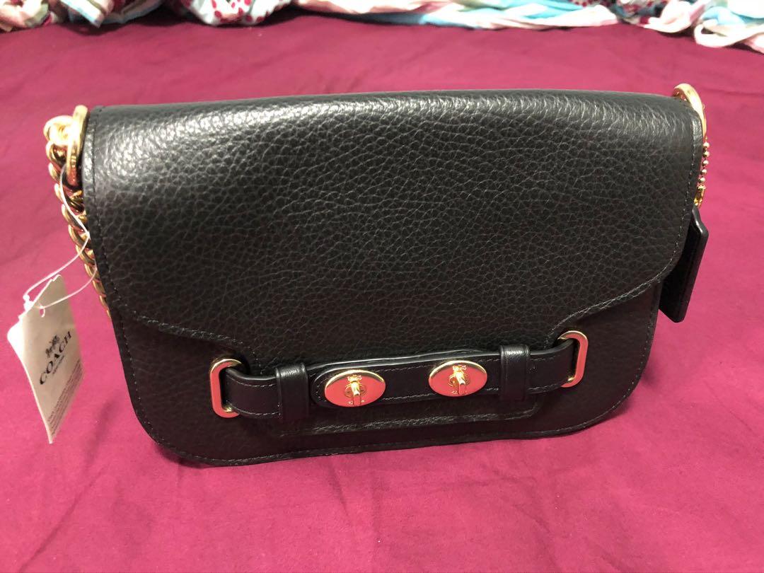 Coach （分類：手拿包）位於 Hong Kong。 由 watermelonjy 提交（商品編號 1062201331，圖片 4）。簡介： 。