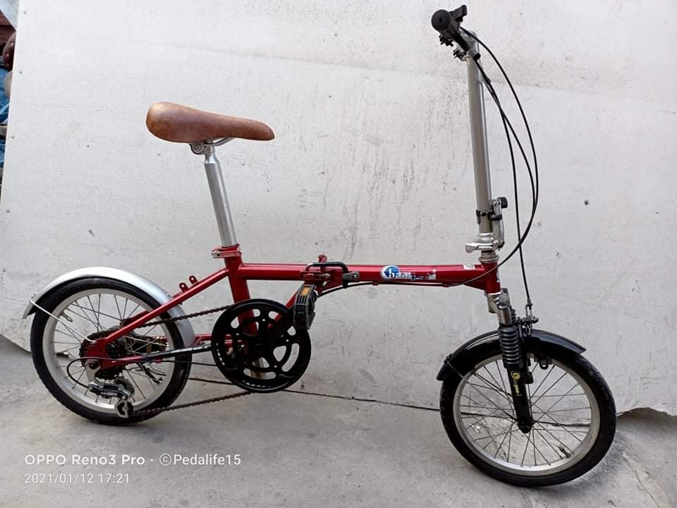 Dahon patented shop folding bike