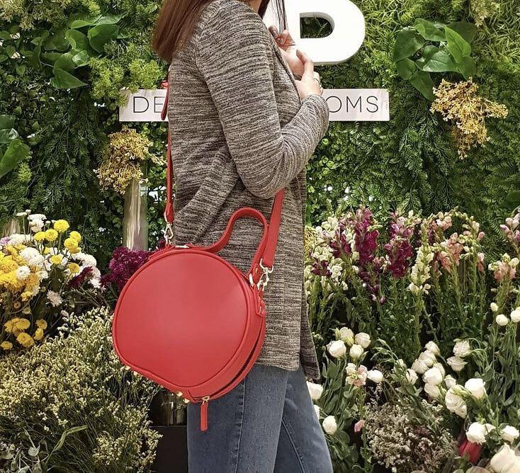 Round red new arrivals handbag