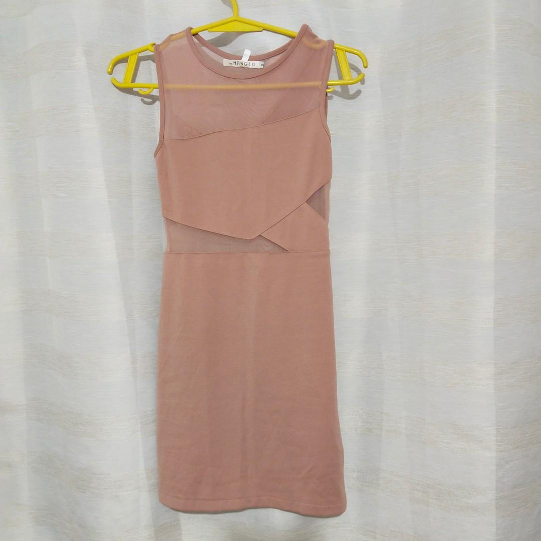 FITTED BODYCON PINK DRESS (Category: Dresses) located in Manila. Submitted by w6ntry (Listing ID 1062261116, Image 1). Description: FITTED PINK DRESS - XS - L: 30.5in. W: 22in. - see photo for issue - see through details (net type) - NEVER been used.