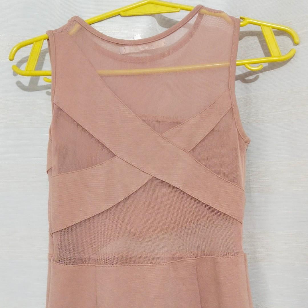 FITTED BODYCON PINK DRESS (Category: Dresses) located in Manila. Submitted by w6ntry (Listing ID 1062261116, Image 2). Description: FITTED PINK DRESS - XS - L: 30.5in. W: 22in. - see photo for issue - see through details (net type) - NEVER been used.