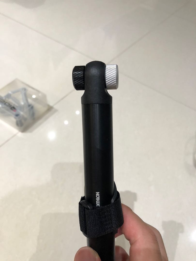 Hand held air pump, Sports Equipment, Bicycles & Parts, Parts