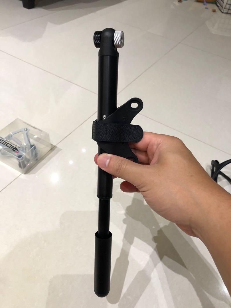 Hand held air pump, Sports Equipment, Bicycles & Parts, Parts