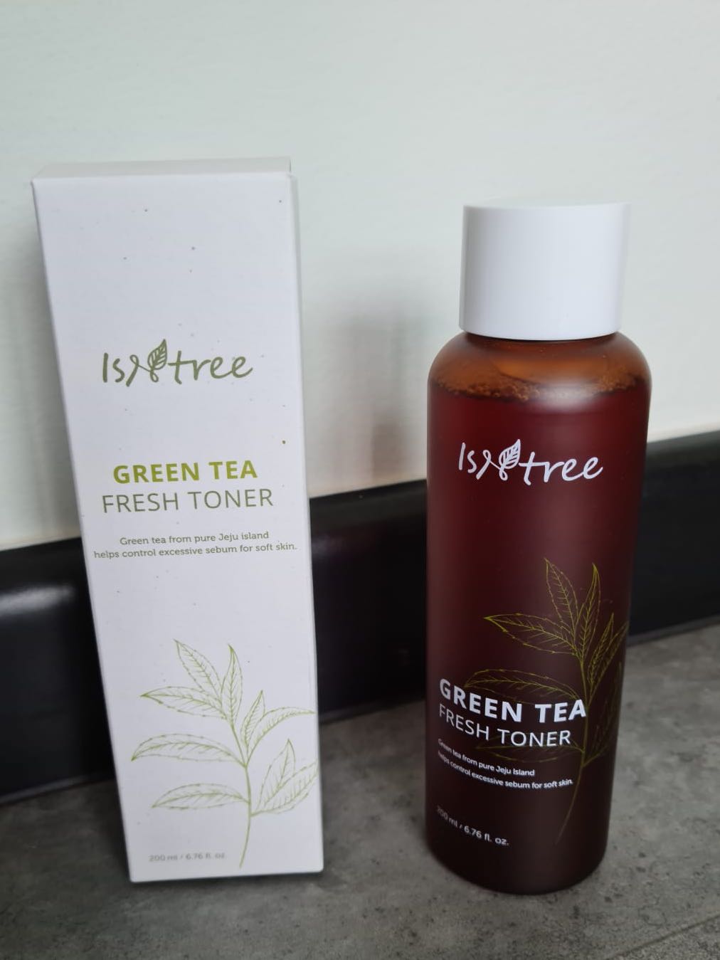 isntree tea tree toner
