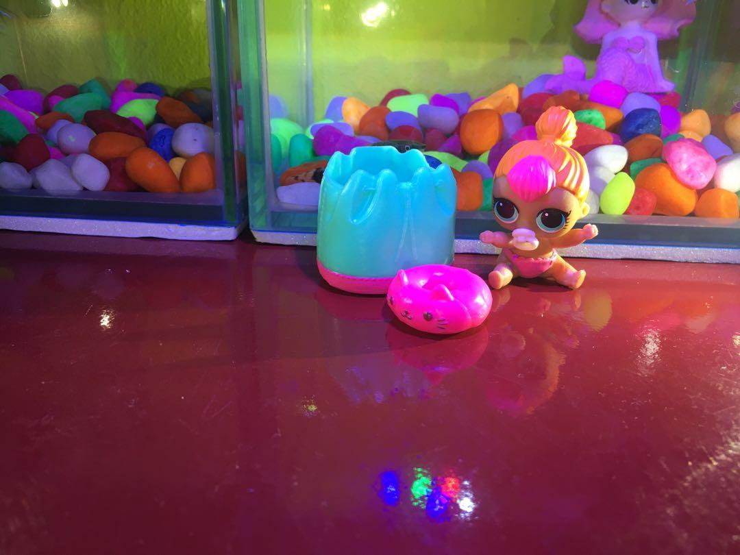 Lil neon qt top