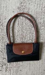 (Kategori: ) berada di . Dikirim oleh cetera (ID iklan 1051238067, Gambar 1). Deskripsi: .