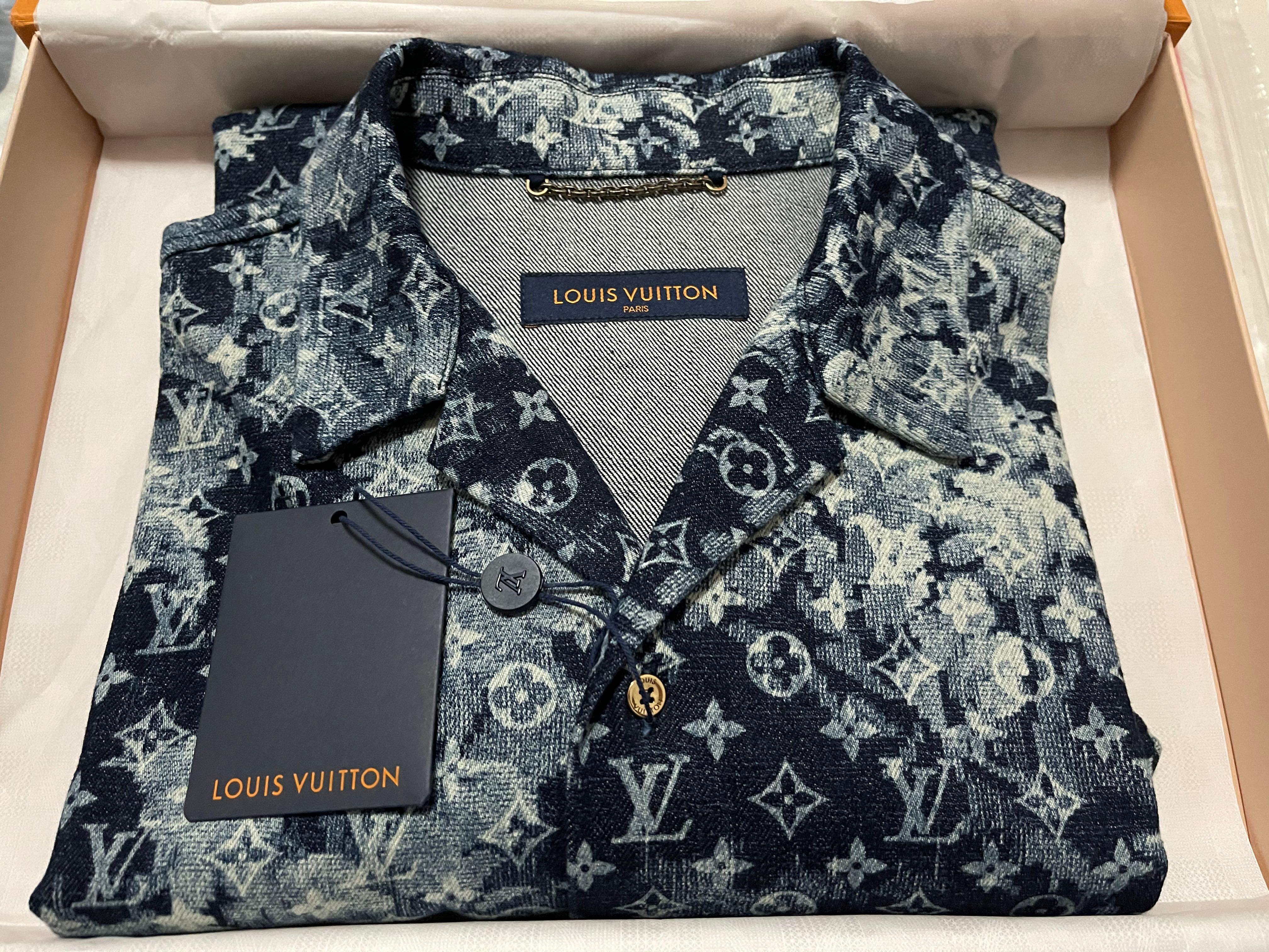 Louis Vuitton 2021 Hawaiian Tapestry Shirt w/ Tags - Blue Casual Shirts,  Clothing - LOU435171
