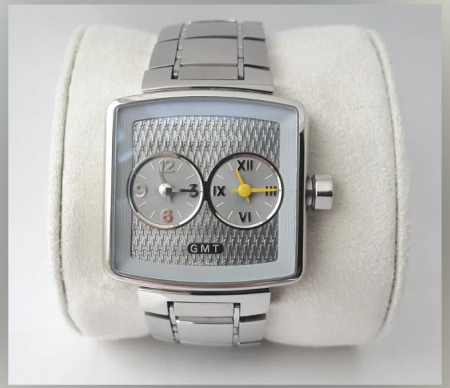 LV GMT watch Q2371 Luxury Watches on Carousell