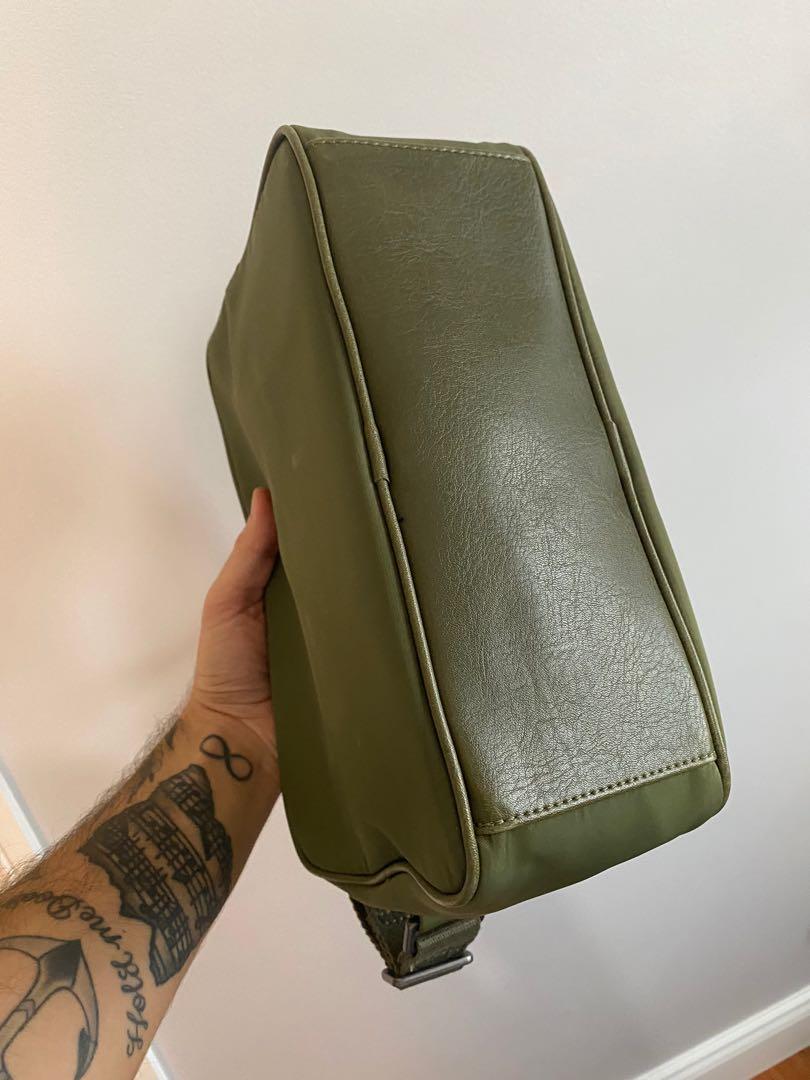 Matt Nat large olive green camera bag messenger Women s