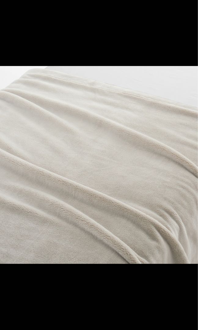 MUJI Warm Fibre Thick Blanket Everything Else on Carousell