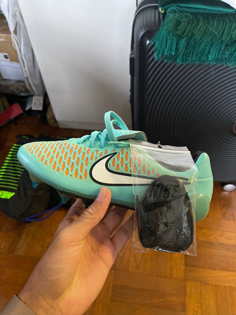 football shoes magista