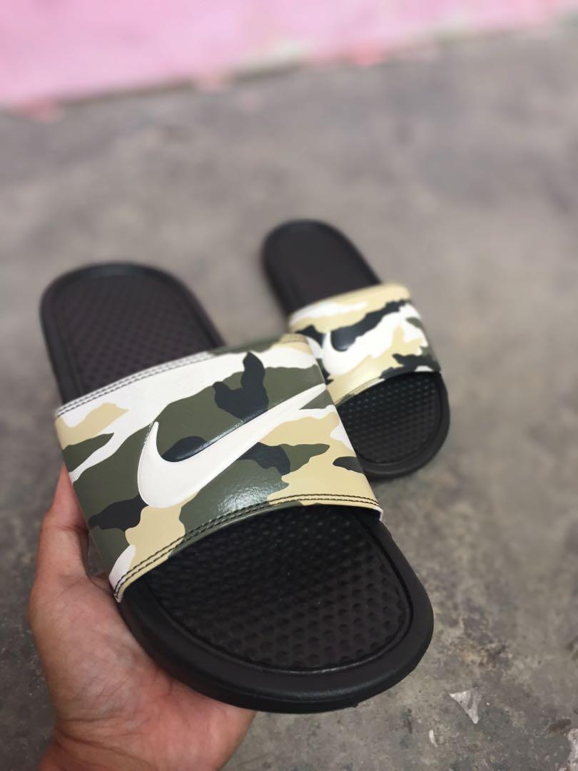 Nike flip sales flops camo