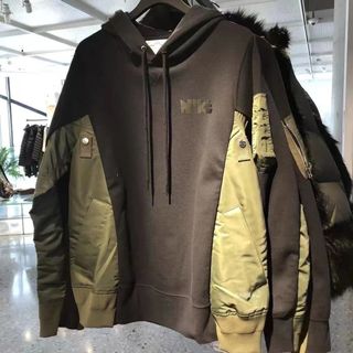 NIKE X SACAI 套頭衛衣
顏色：黑色 / 海軍藍62973888574978110