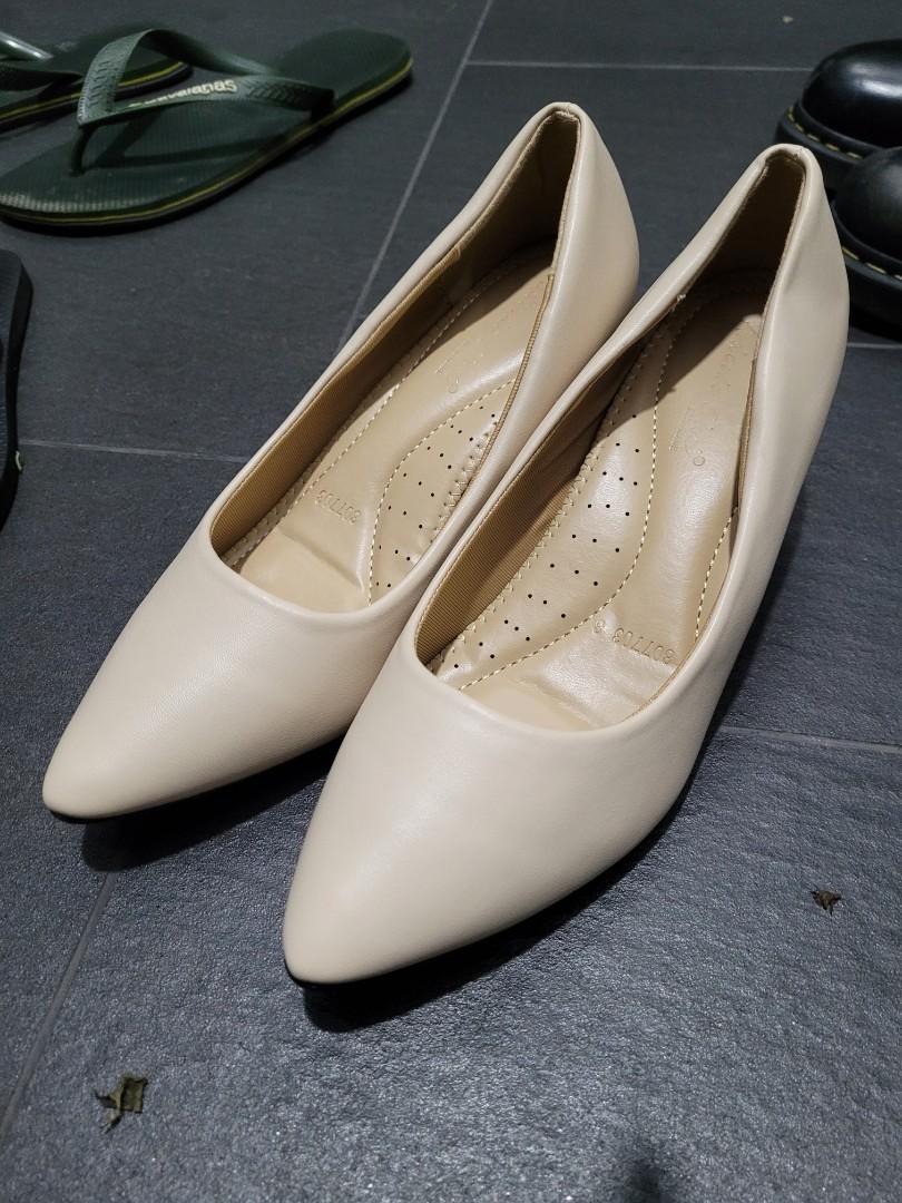 Pointed Toe Nude Beige Cream Heels, Women's Fashion, Footwear, Heels on  Carousell