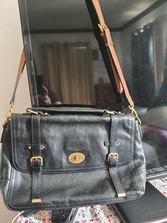 (Category: ) located in . Submitted by bag_collections (Listing ID 1062190342, Image 1). Description: .