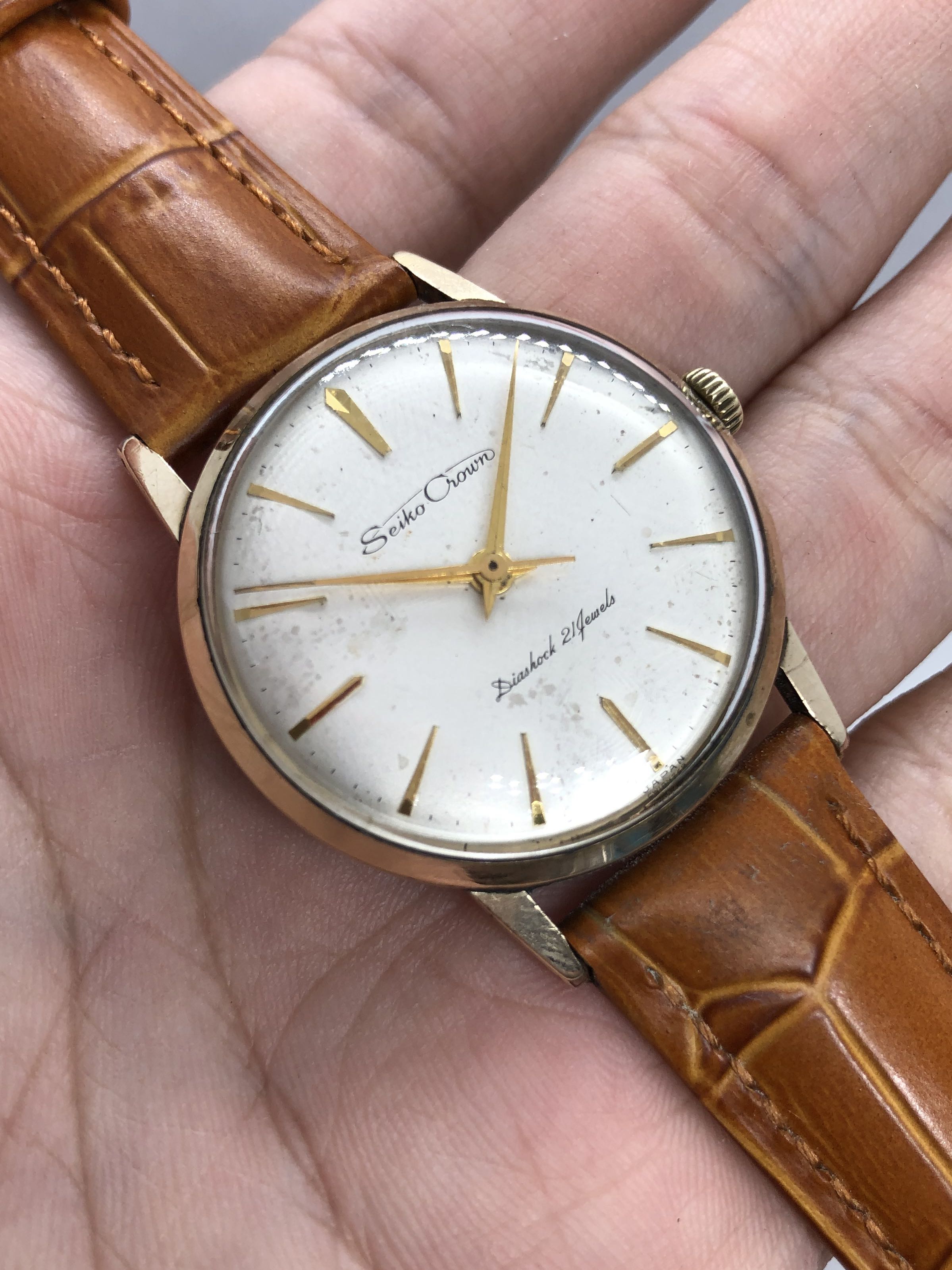 Seiko Crown Vintage 1960 14K Gold 33mm Winding Watch, Luxury, Watches on  Carousell