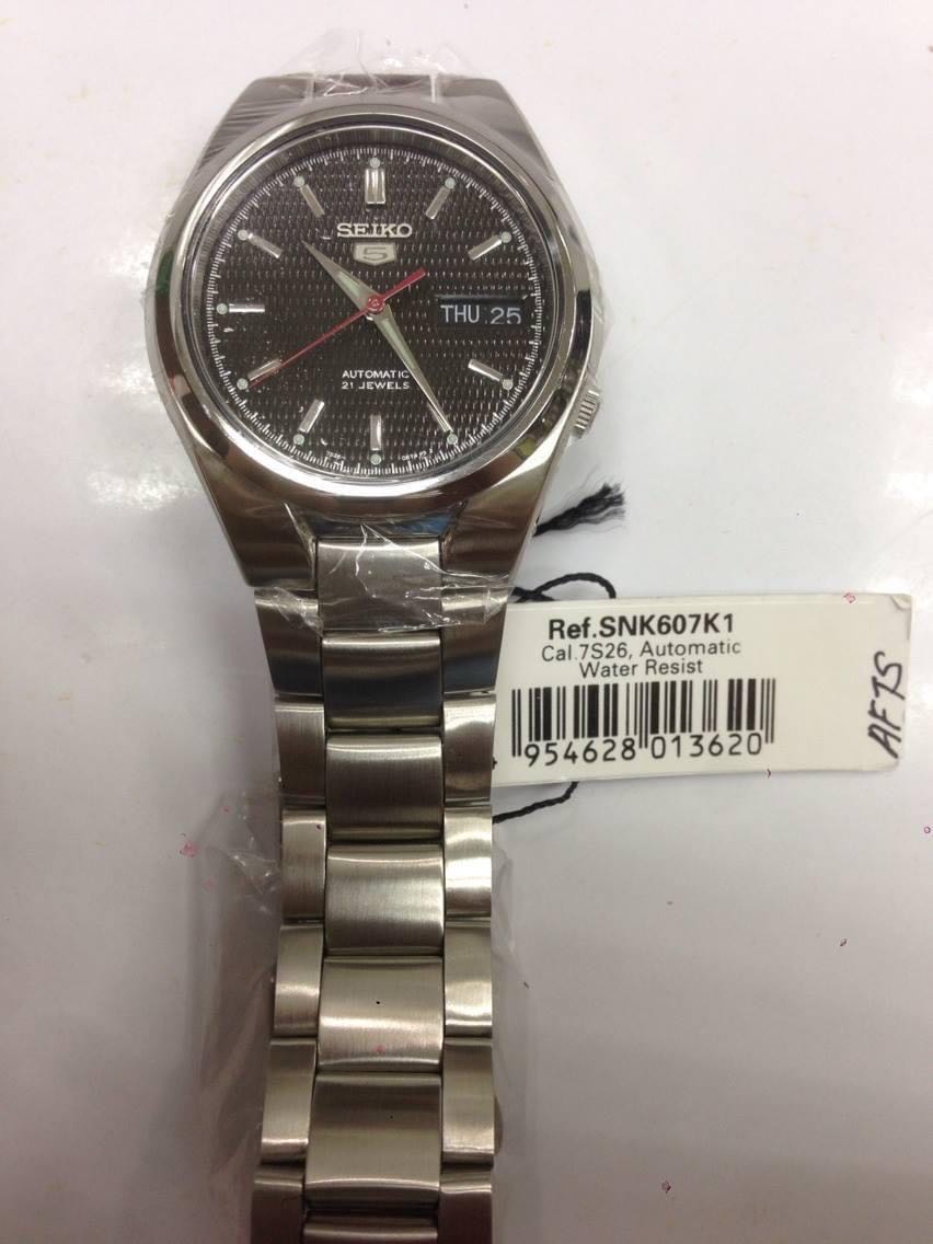 Seiko Watch SNK607 SNK607K1, Men's Fashion, Watches \u0026 Accessories, Watches  on Carousell