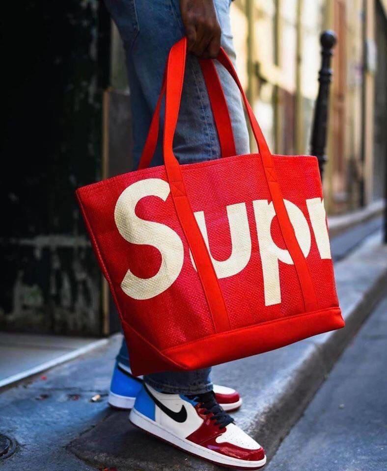 Supreme Raffia Tote Bag, Everything Else on Carousell