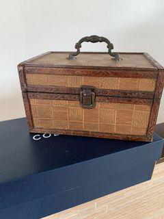 Wooden chest box