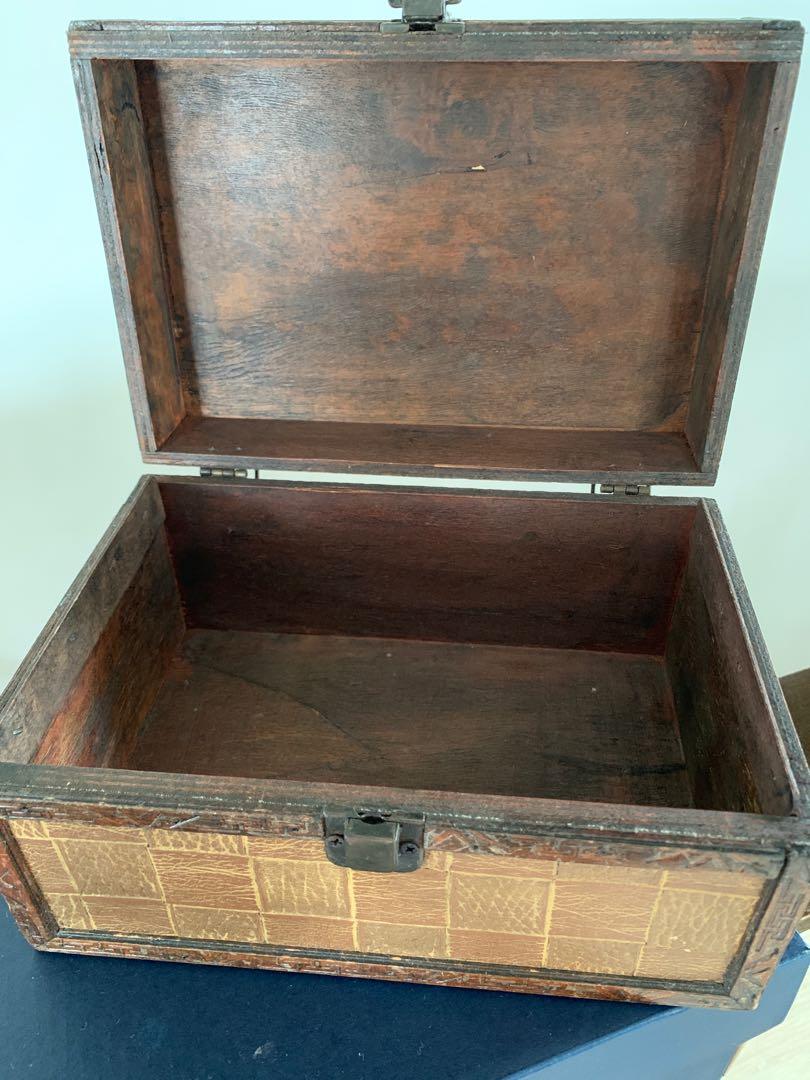 Wooden chest box (Category: Storage Boxes & Baskets) located in Taguig. Submitted by jiszi (Listing ID 1062272944, Image 3). Description: .