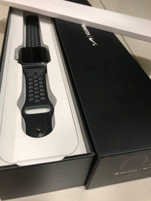 Apple Watch Nike Series 2 42mm Space Grey SpGr BlkClGr Watch