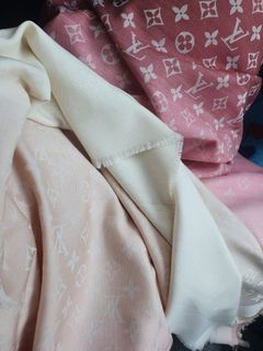 (Category: ) located in . Submitted by eatprayloveshop (Listing ID 1062561975, Image 1). Description: .