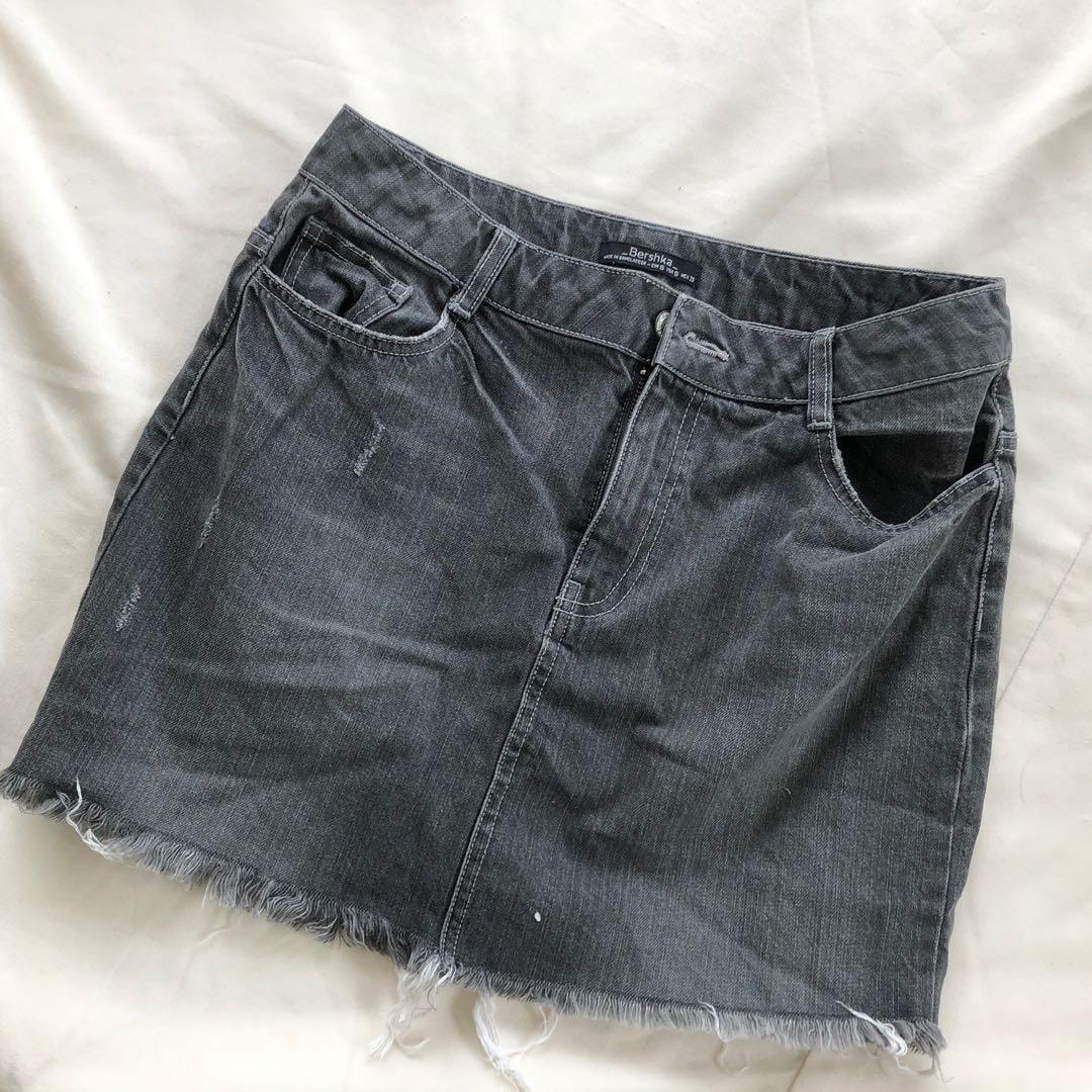 Bershka Grey Denim Skirt (Category: Skirts) located in Quezon City. Submitted by mccev (Listing ID 1062411558, Image 2). Description: Perfect condition Best fits waistline 28-30 Distressed denim style Washed Height reference: 5’3.