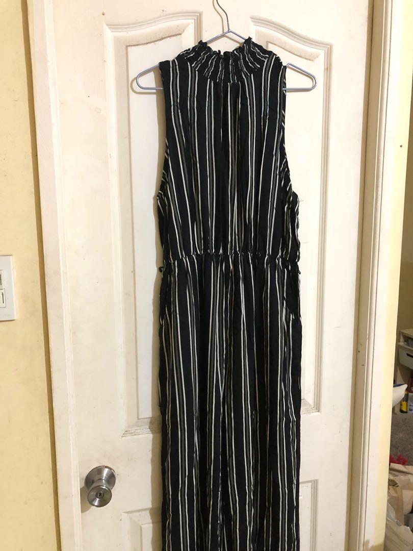 Black Semi Formal Striped Romper Jumpsuit (Category: Jumpsuits) located in Las Pinas. Submitted by iamdyaaanna (Listing ID 1062468519, Image 1). Description: RFS: decluttering no flaws used only a few times large to XL PROMO: buy 3 or more items from my shop (w/out discount) to get free shipping nationwide ✨.