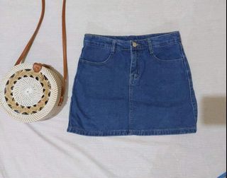 (Category: ) located in . Submitted by preloved_clothes2 (Listing ID 1062364634, Image 1). Description: .
