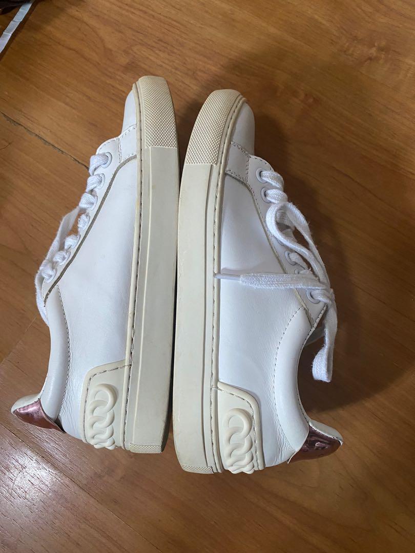 Givenchy Sneakers (Category: Sneakers) located in Quezon City. Submitted by maydeclutters (Listing ID 1062411364, Image 2). Description: Needs cleaning only Minor signs of storage Slightly negotiable Size 37 womens All items are preloved, please manage your expectations.