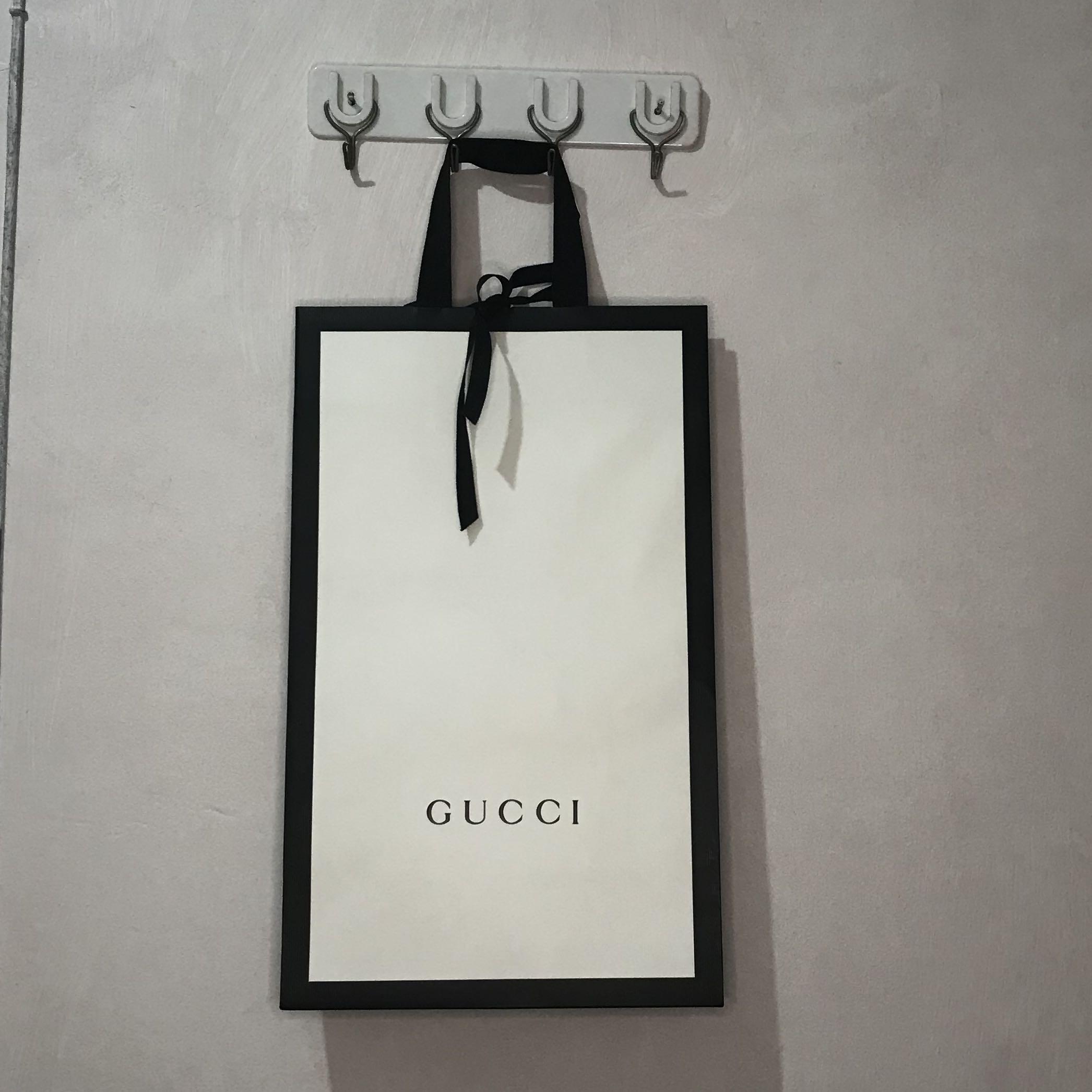 Gucci paper bag white discount