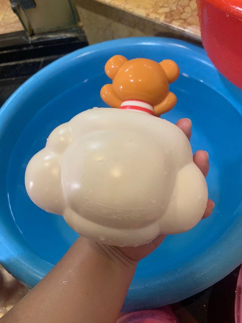 Hape pop up sales teddy shower buddy
