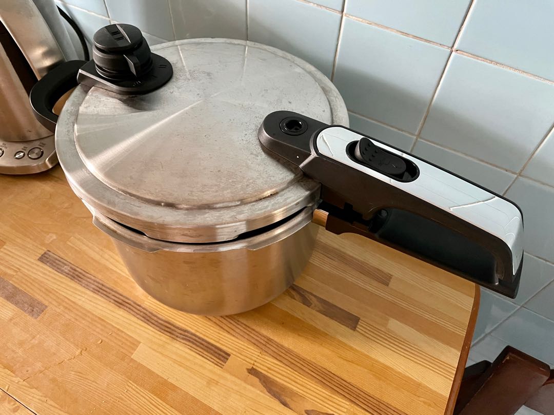 IKEA stainless steel pressure cooker, TV & Home Appliances, Kitchen