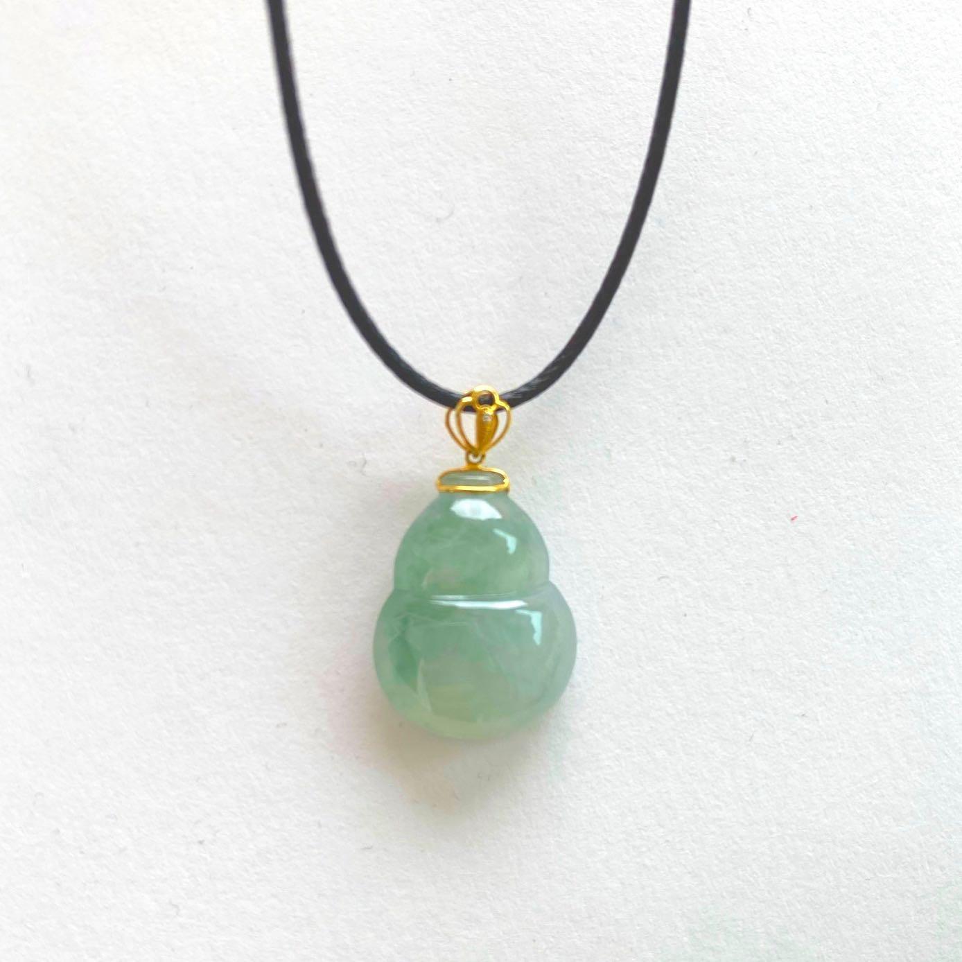 Jade deals gourd pendant