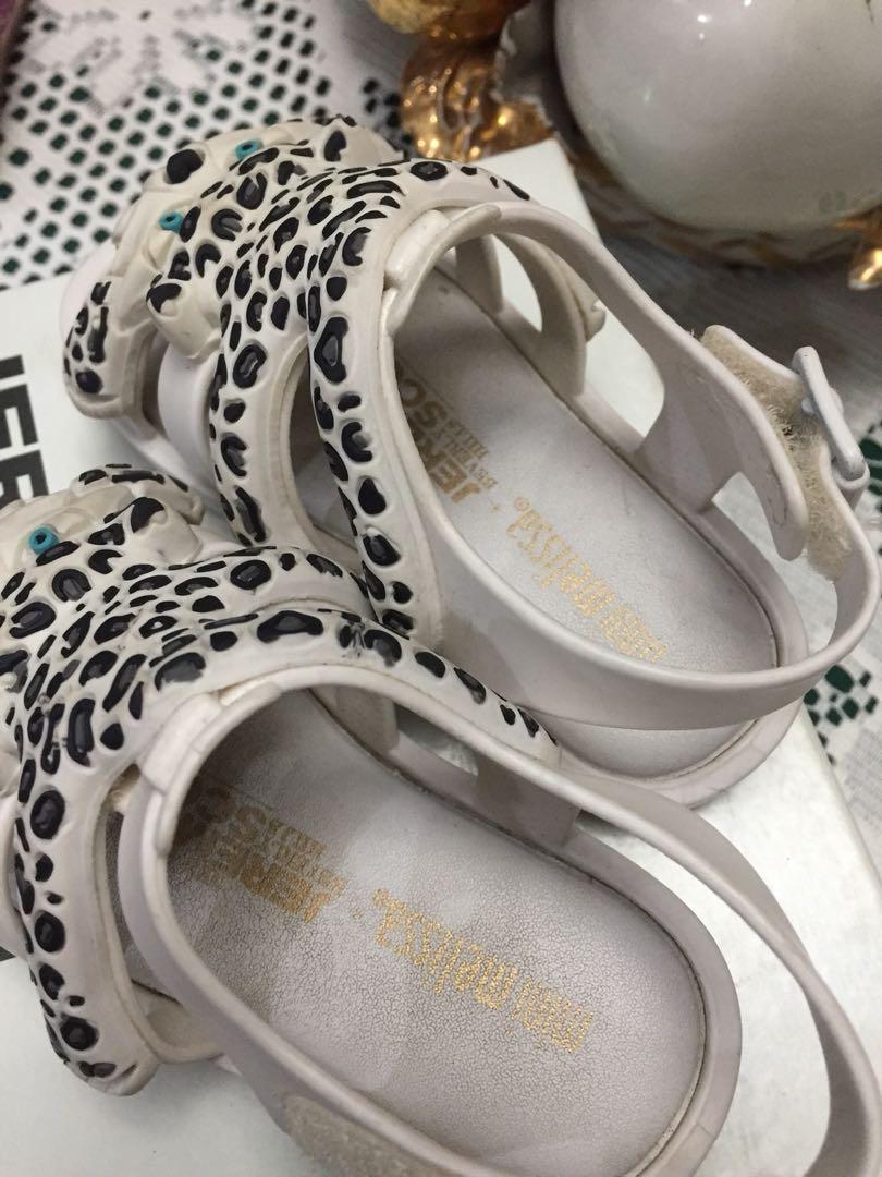 Jeremy Scott x Mini Melissa Sandals (Category: Babies & Kids Fashion) located in Mandaue City. Submitted by ansshop.ph (Listing ID 1062523817, Image 3). Description: US 6 // 14cm Onhand With box.