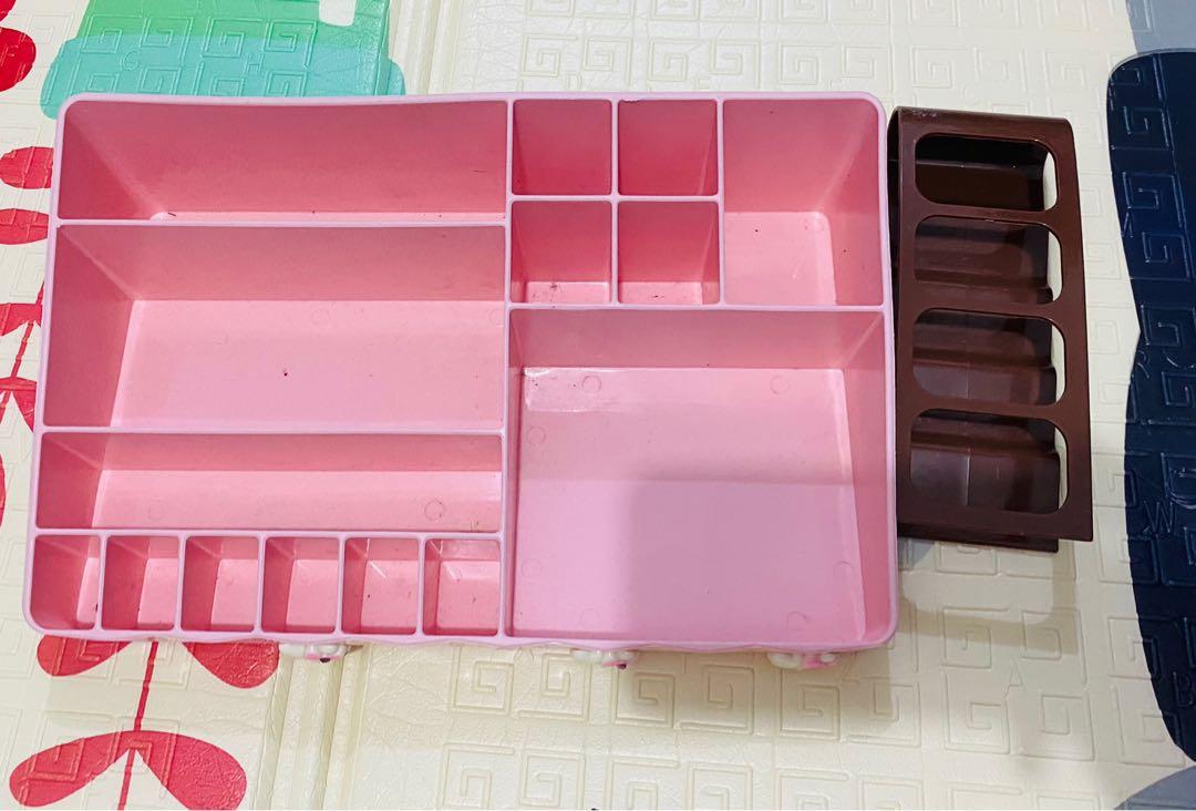 Make Up Organizer With freebies Remote Holder (Category: Storage Boxes & Baskets) located in Manila. Submitted by milagros01 (Listing ID 1062471998, Image 2). Description: Pm me if interested! Mode of Payment Gcash Via Lalamove or COD Location: Binondo .