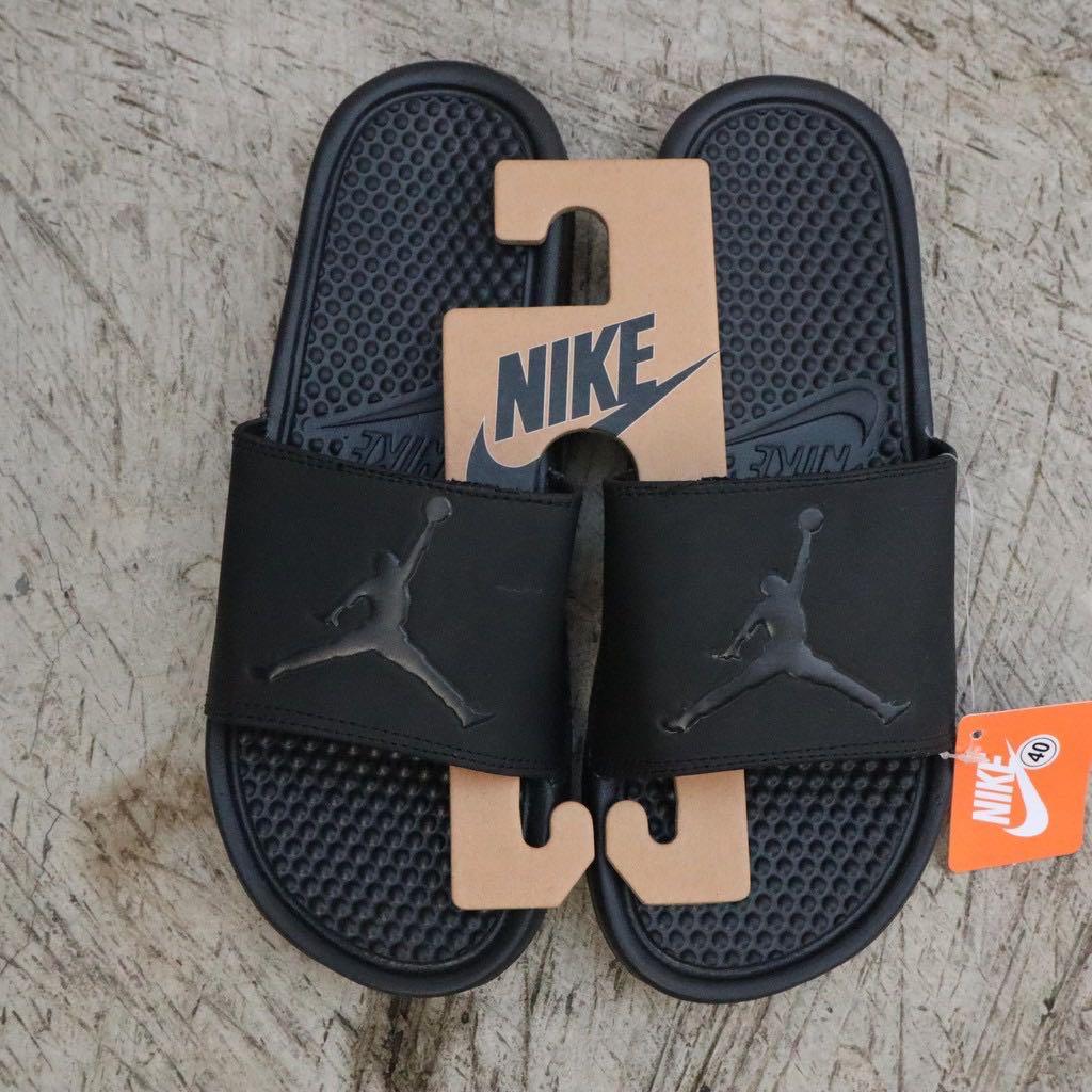 nike benassi swoosh sandals