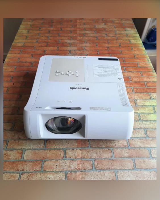 Panasonic TW230 WXGA PJLink short throw 