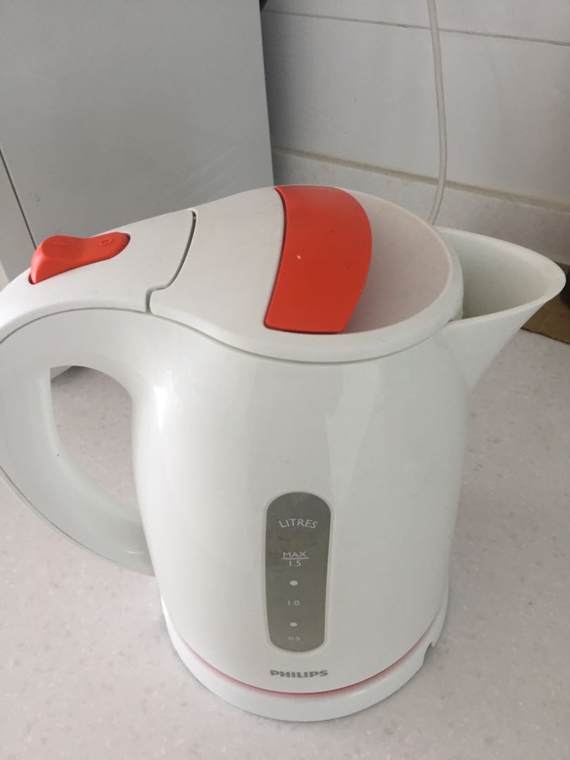 Philips kettle, Home Appliances, Kitchenware on Carousell