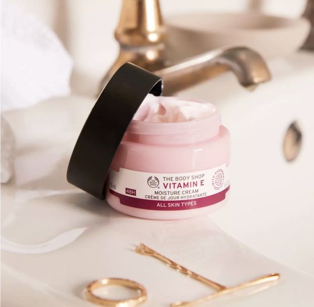 The Body Shop Vitamin E Moisture Cream Face Moisturizer 50ml Beauty Personal Care Bath Body Body Care On Carousell