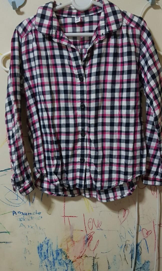 Uniqlo kids (Category: Babies & Kids Fashion) located in Quezon City. Submitted by bons83 (Listing ID 1062516637, Image 1). Description: Uniqlo shirt for girls 5 to 7 y.o used once.