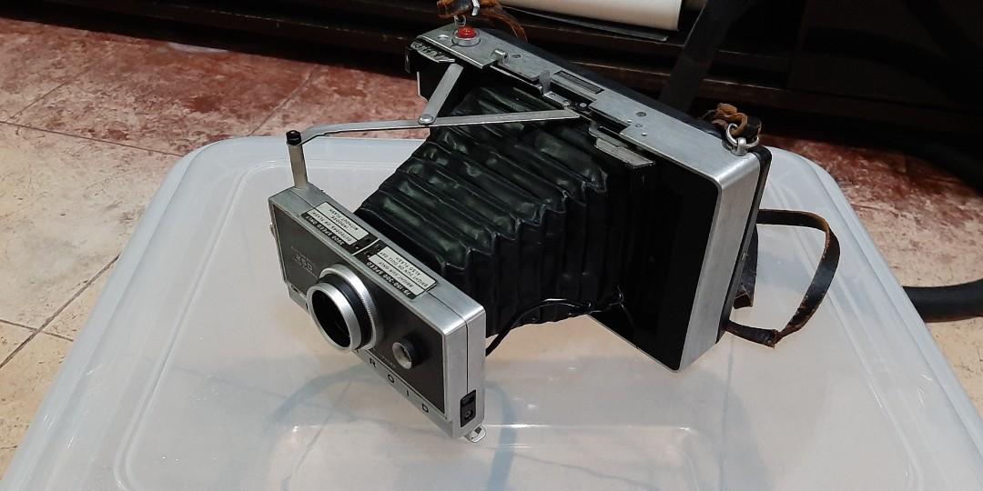Vintage polaroid camera (Category: Cameras) located in Manila. Submitted by choqee21 (Listing ID 1062491475, Image 1). Description: vintage polaroid camera wyswyg good for display not sure if working pa.