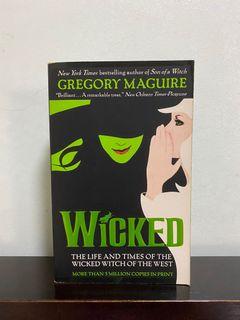 Wicked book by Gregory Maguire - Paperback