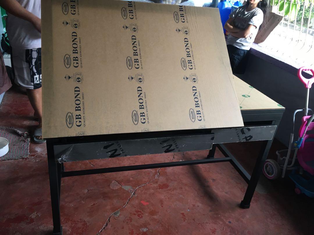 Acrylic Drafting Table (Category: Other Kids Furniture) located in San Pedro. Submitted by draftingtablemaker (Listing ID 1062570106, Image 3). Description: Acrylic Drafting Table 60cm x 90cm main table with 22inchesx12inches fixed sidetable unit: ph.11500.00 free led light.