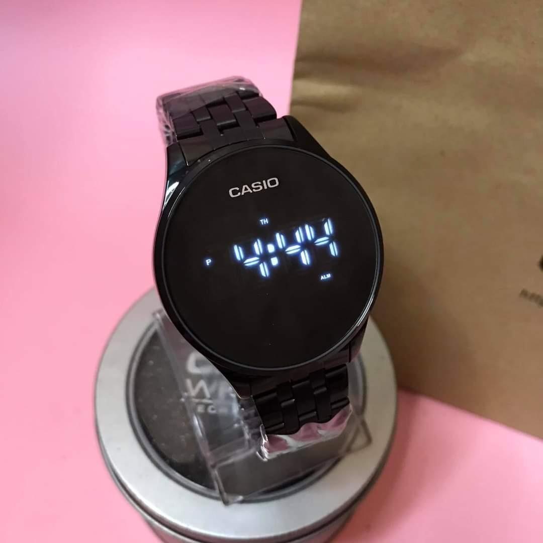 Casio round shop touch watch